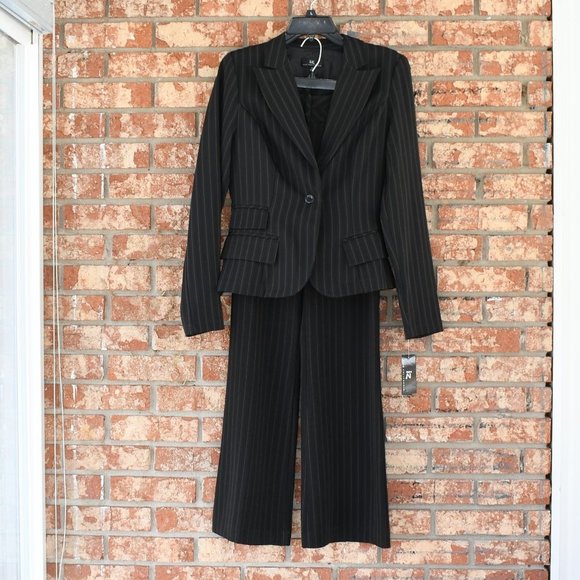 Iz Byer Pants - Iz Byer California 2 piece Pant Suit